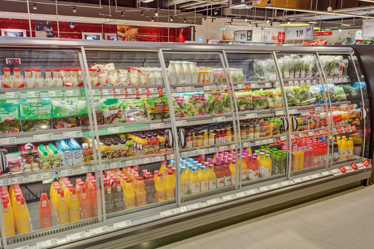 frische Säfte, Smoothies & Salate