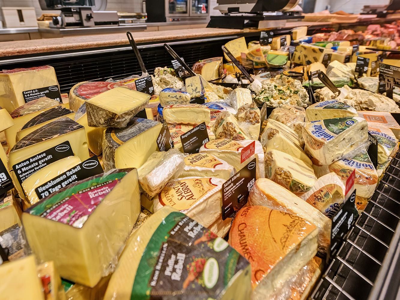 Fleisch und Käse Servicetheke