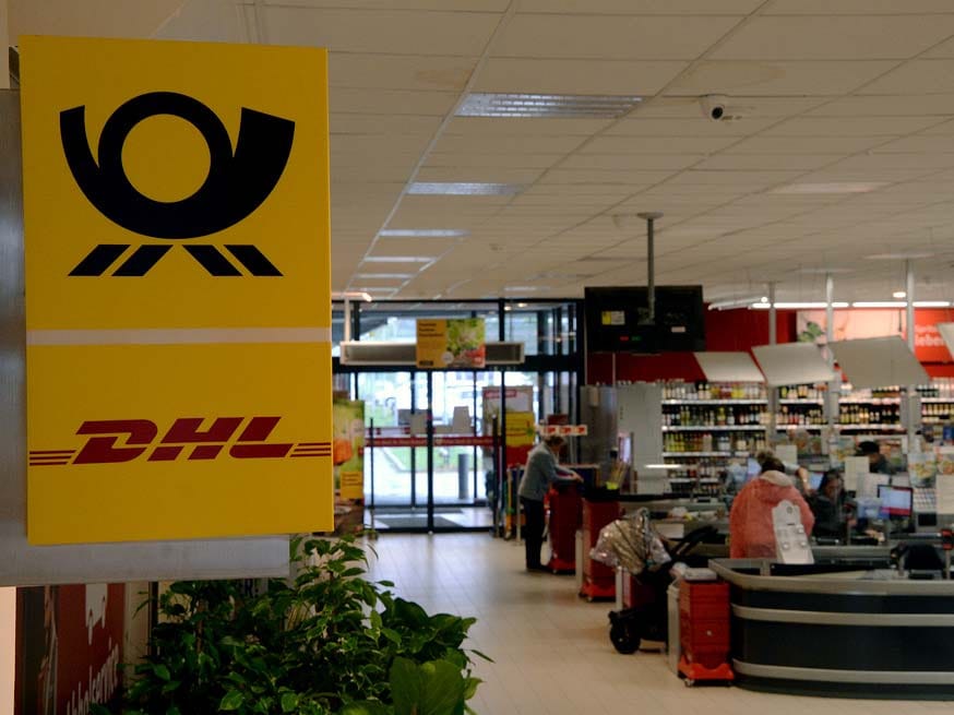 Einfach, praktisch, in Ihrer Nähe – Briefe und Pakete versenden – direkt im Markt mit der Deutschen Post und DHL.