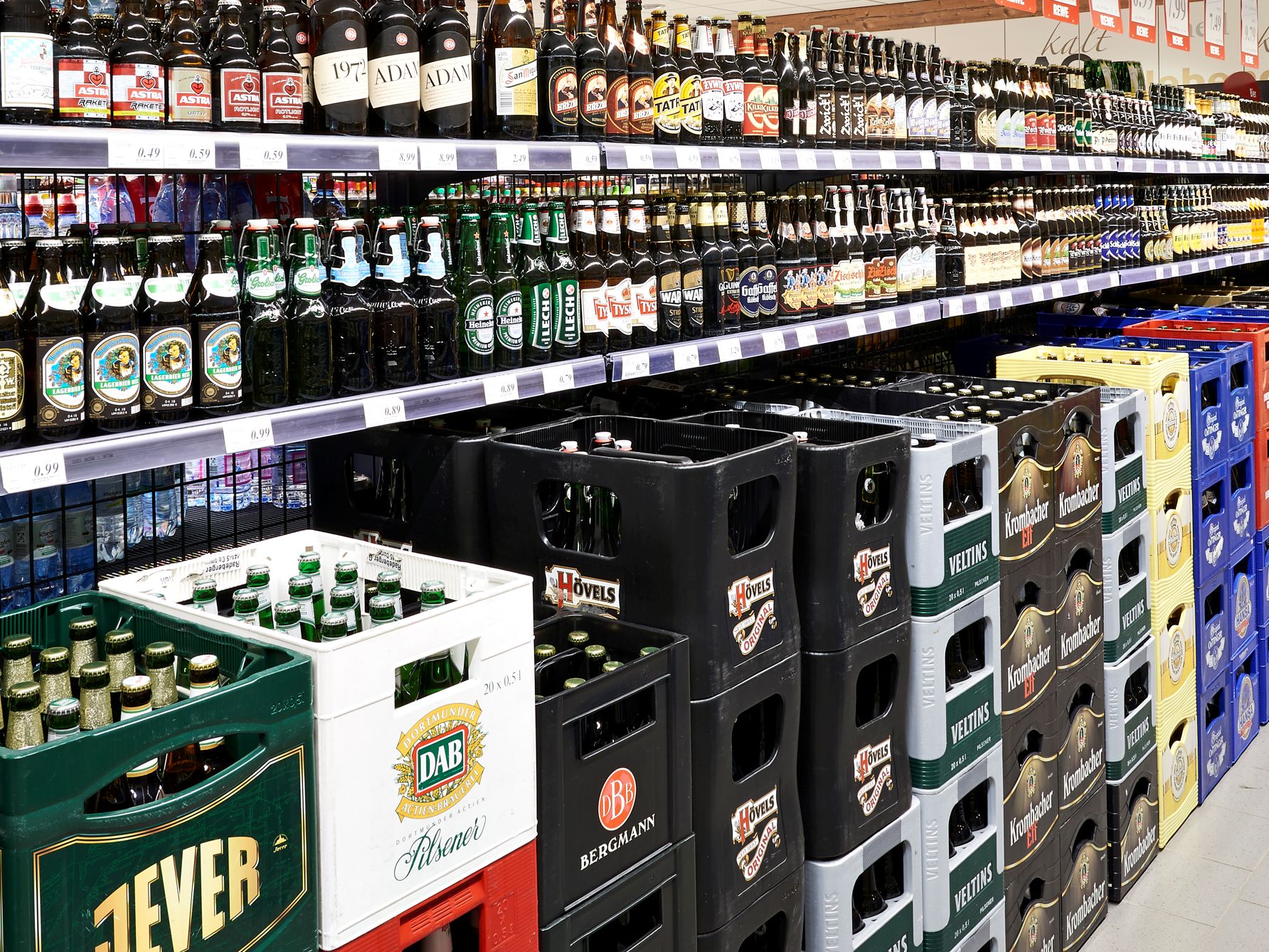 FLASCHE LEER? WIR KÖNNEN HELFEN, BIER; SPRUDEL UND LIMONADEN VIELFALT