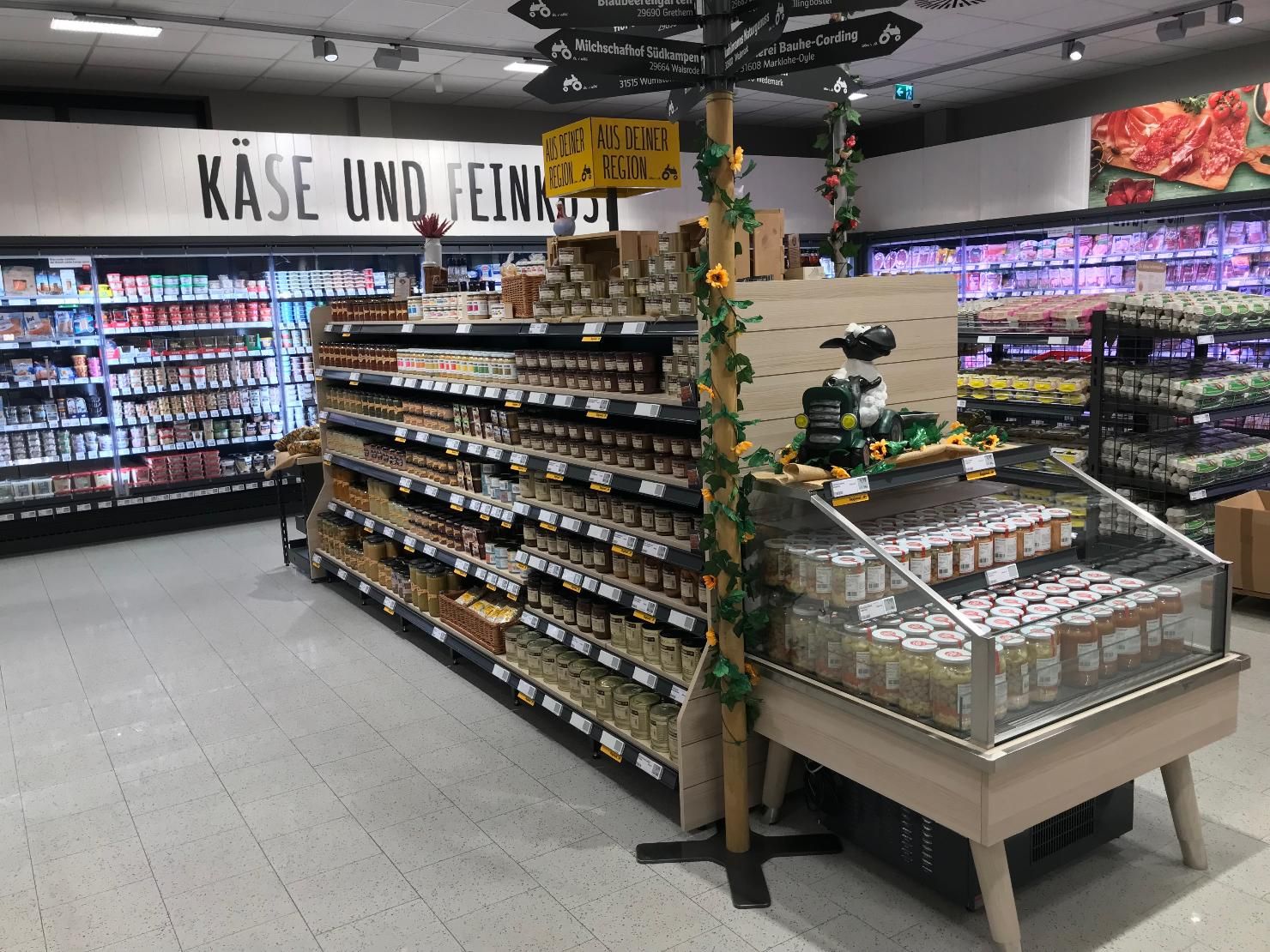 Regionale Produkte wie Nudeln, Eier, Wurst, Suppen, Senf und Honig findest du hier genauso wie handgemachte Seifen.