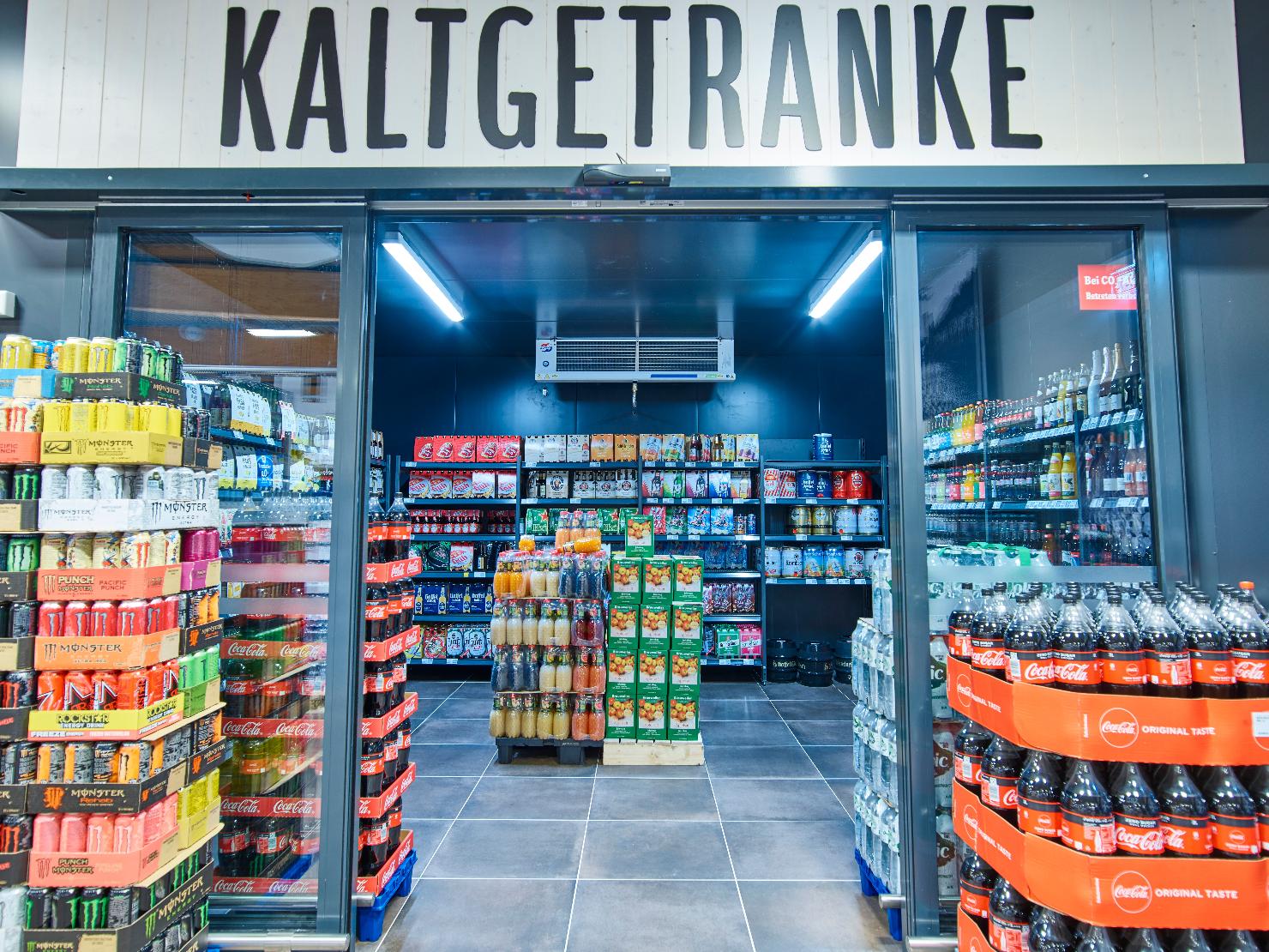 Bei uns findest du über einen der größten Kühlschränke der Region🙌🏻🥶