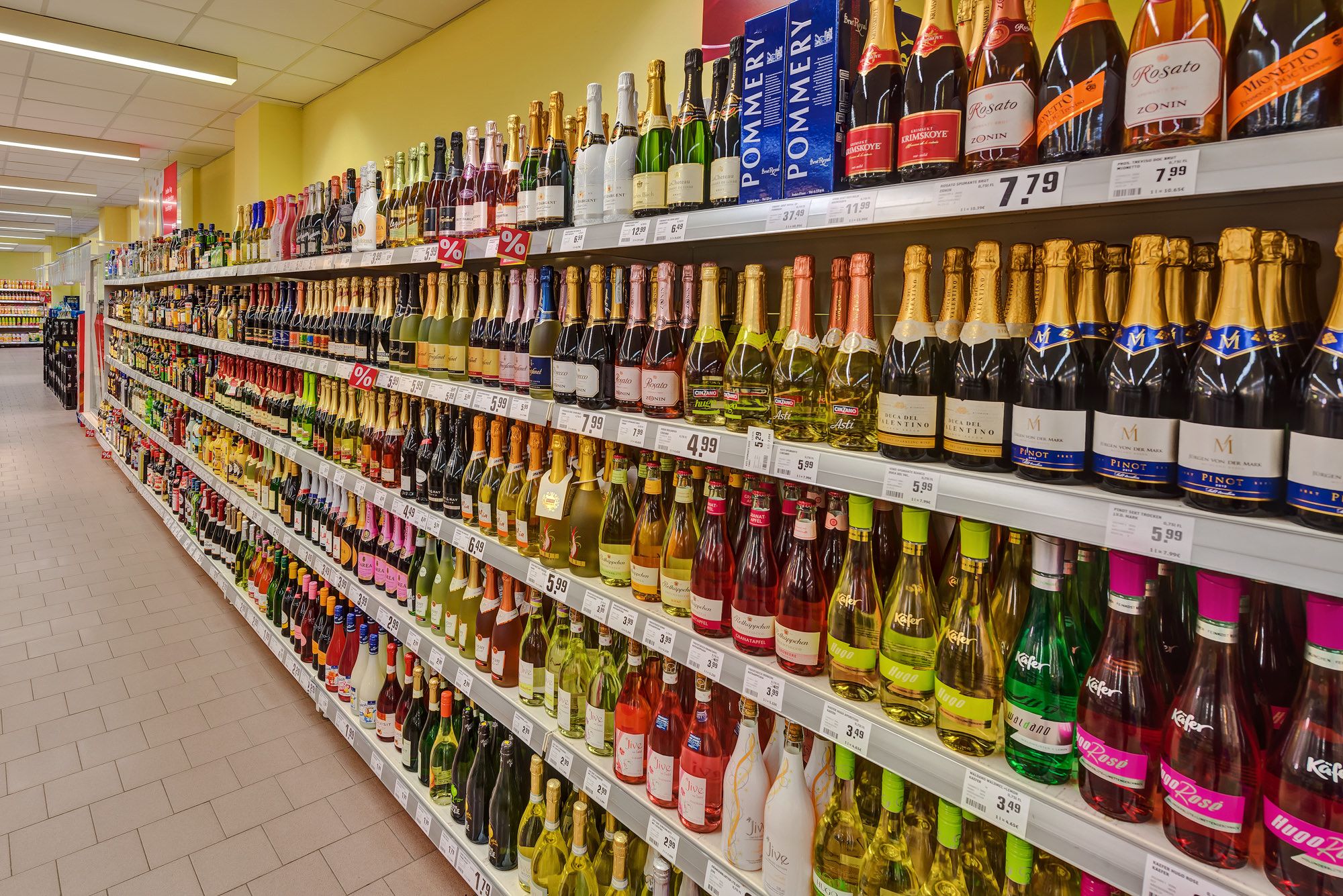 Ein Gläschen Wein oder Sekt in Ehren, kann niemand verwehren - bei uns finden Sie eine große Auswahl.