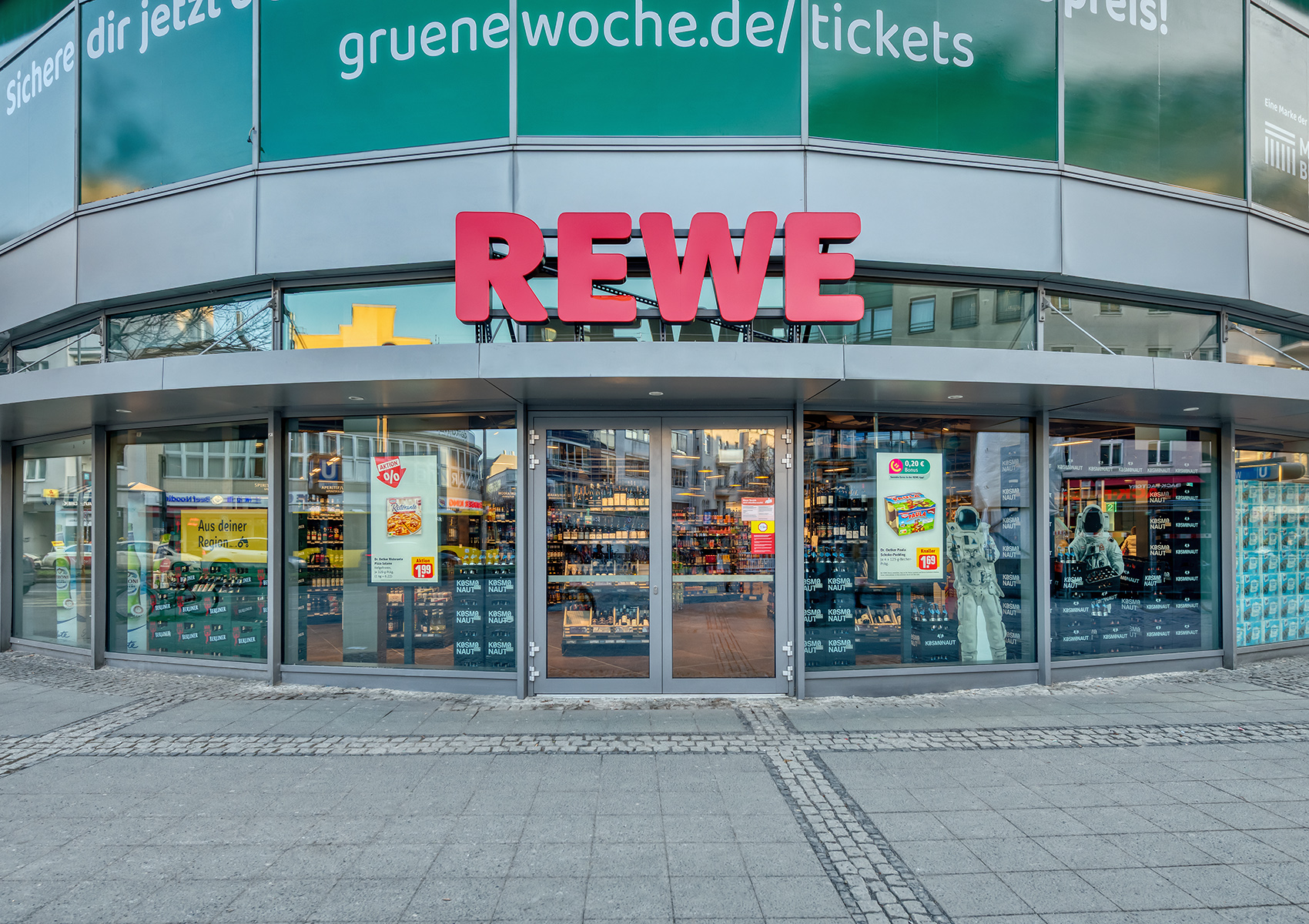 Außenansicht REWE im Kant Center