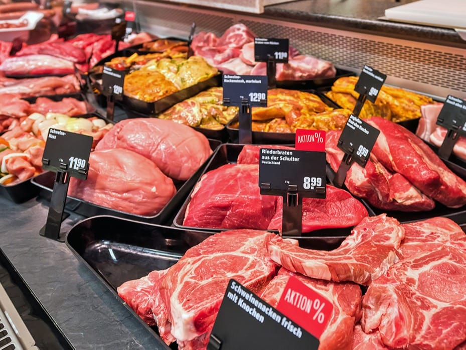 Fleisch an der Bedientheke
