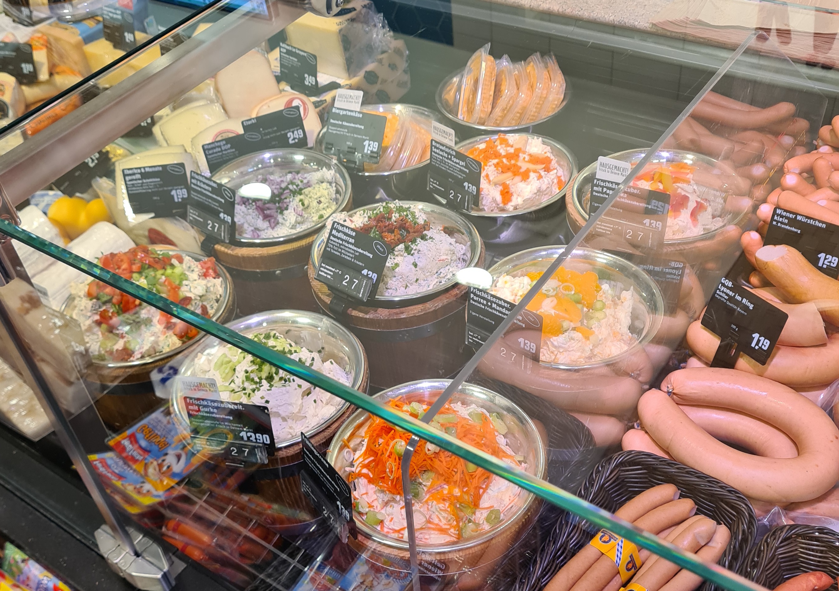 Frischkäse aus eigener Herstellung