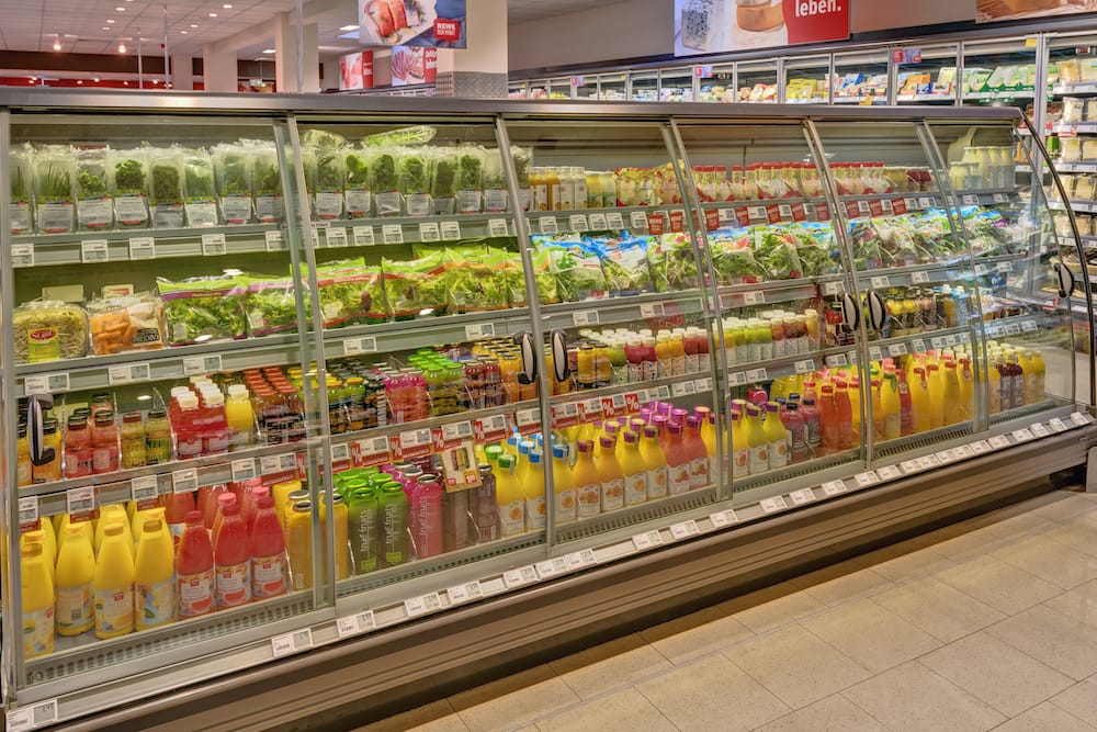Säfte, Smoothies, Salate, Kräuter und andere frische Leckereien finden Sie auch bei uns in der Frischetheke.