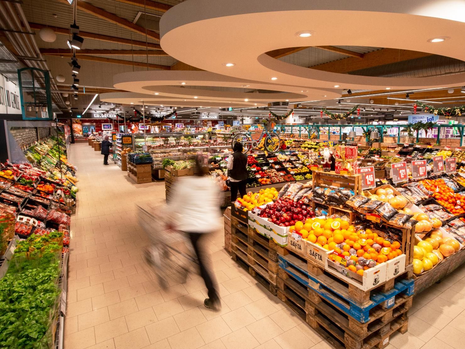 Im Eingang unser frisches Obst & Gemüse