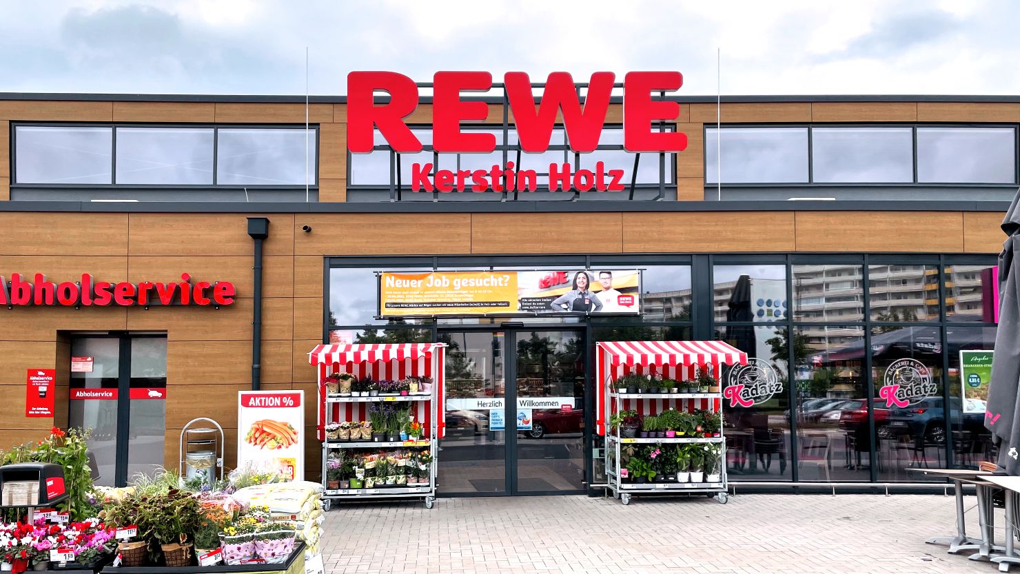 Willkommen in unserem REWE Markt Kerstin Holz!